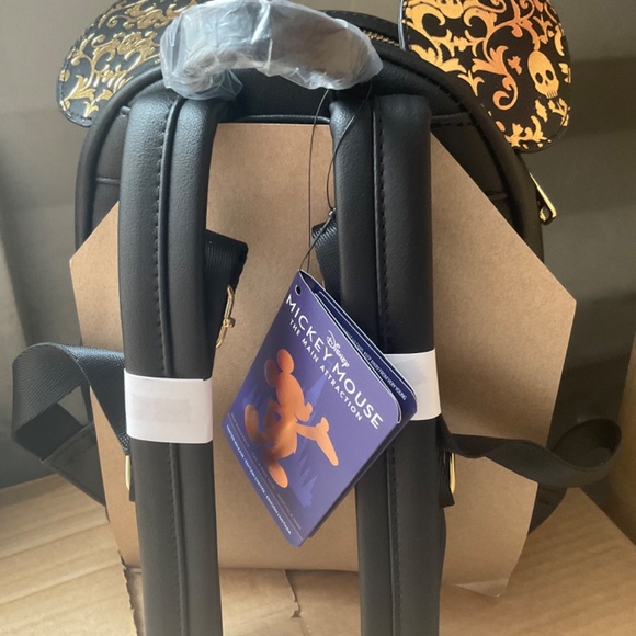 Disney parks pirates loungefly - Picture 4 of 4